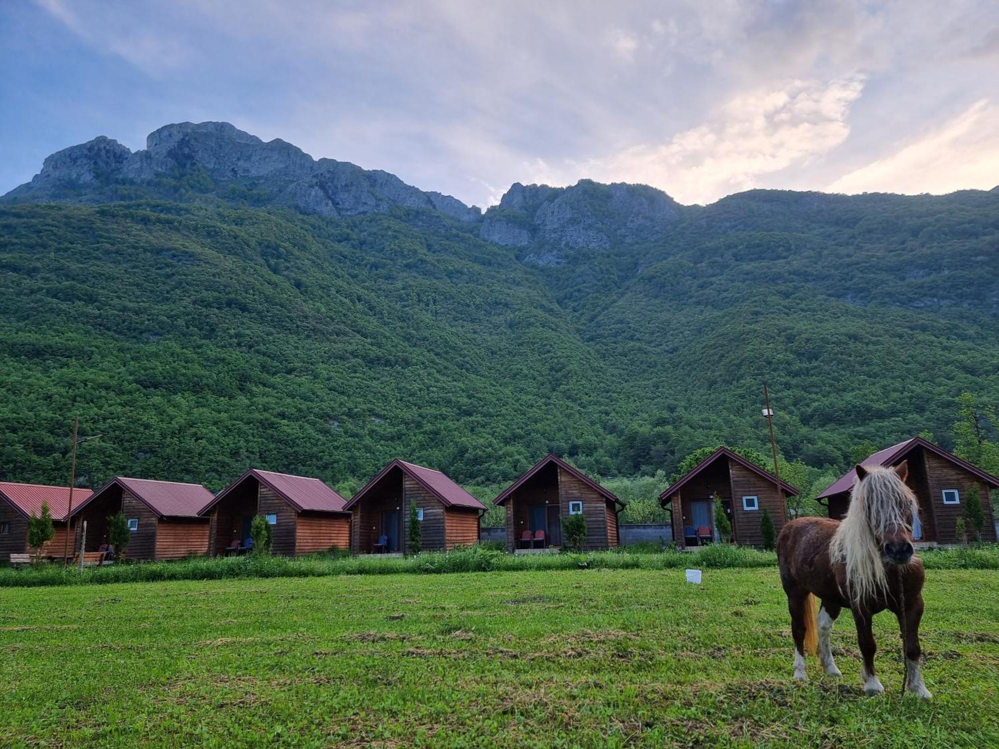 Ethno Katun Rosi Agrotourism Hotel Gusinje Ngoại thất bức ảnh