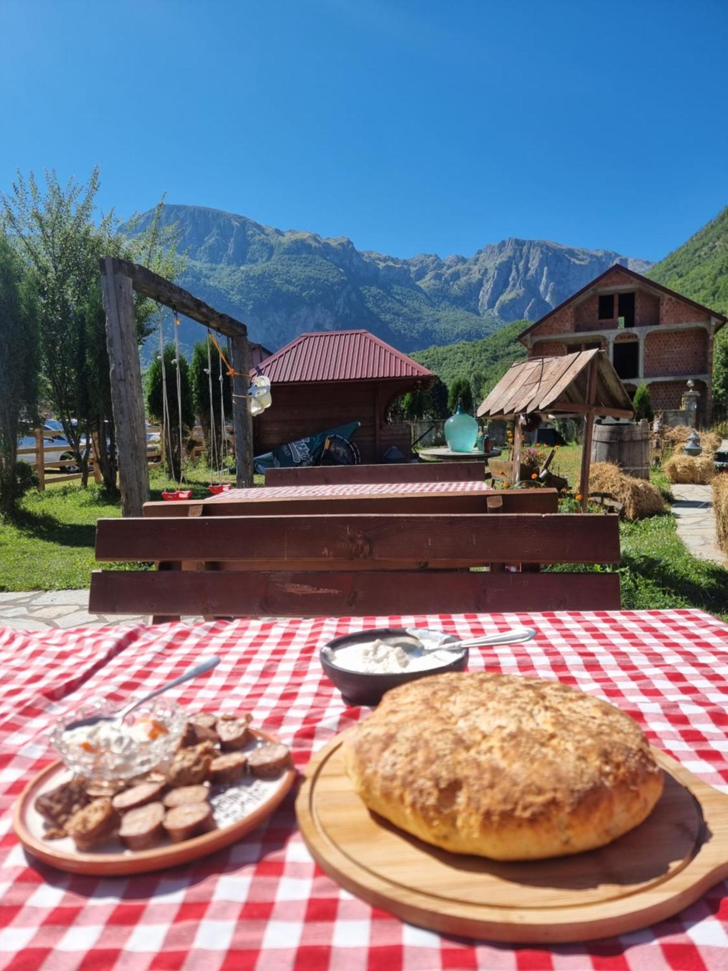 Ethno Katun Rosi Agrotourism Hotel Gusinje Ngoại thất bức ảnh