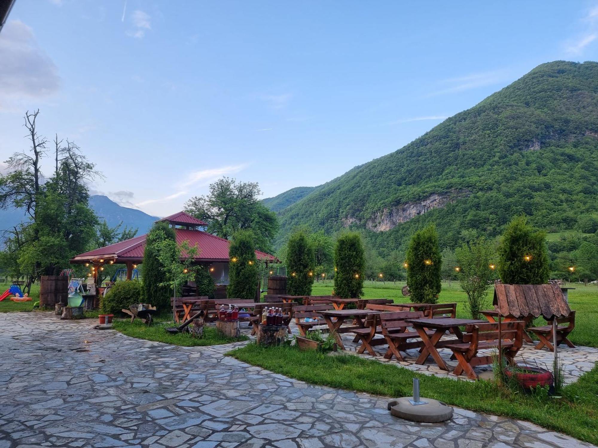 Ethno Katun Rosi Agrotourism Hotel Gusinje Ngoại thất bức ảnh