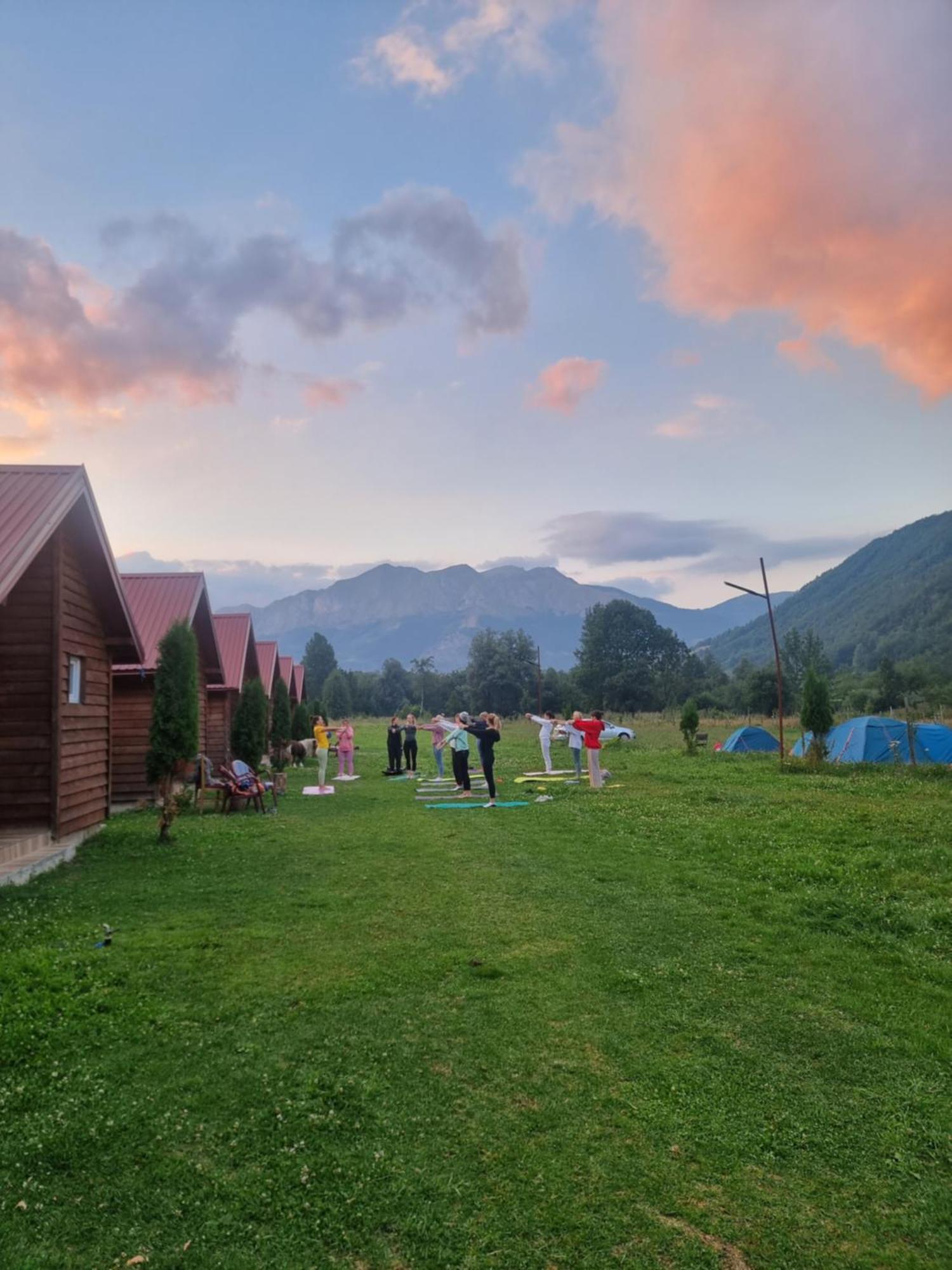 Ethno Katun Rosi Agrotourism Hotel Gusinje Ngoại thất bức ảnh